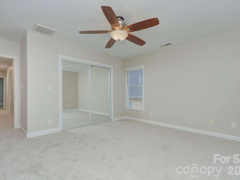 2000 Victorian Place, Charlotte, NC 28203.  MLS# CAR4393683, YatesRealty ID 31449. 