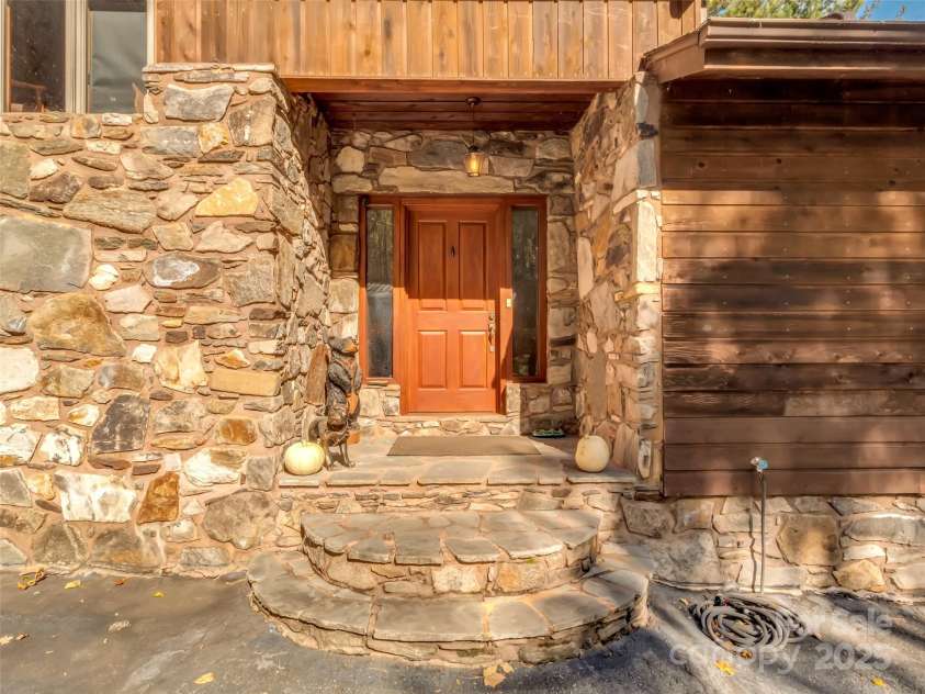 390 Echo Drive, Waynesville, NC 28786.  MLS# CAR4319138, YatesRealty ID 3145. 