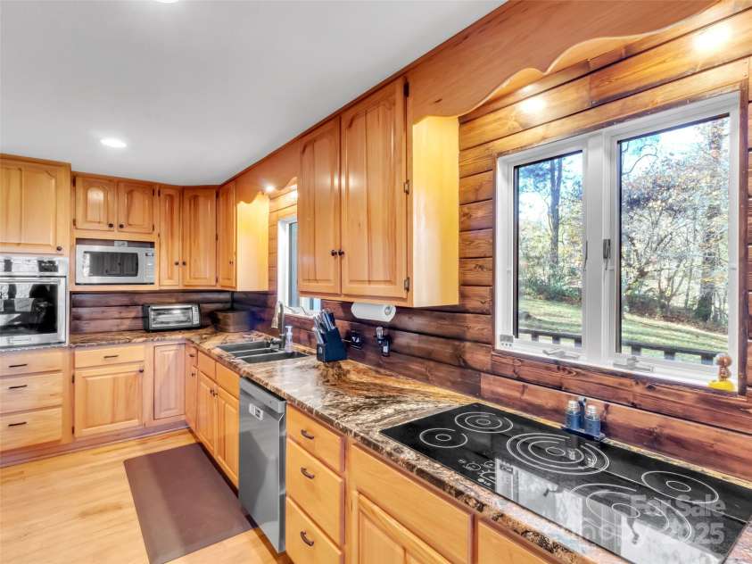 390 Echo Drive, Waynesville, NC 28786.  MLS# CAR4319138, YatesRealty ID 3145. 