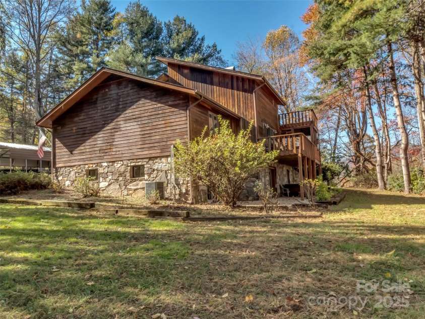 390 Echo Drive, Waynesville, NC 28786.  MLS# CAR4319138, YatesRealty ID 3145. 
