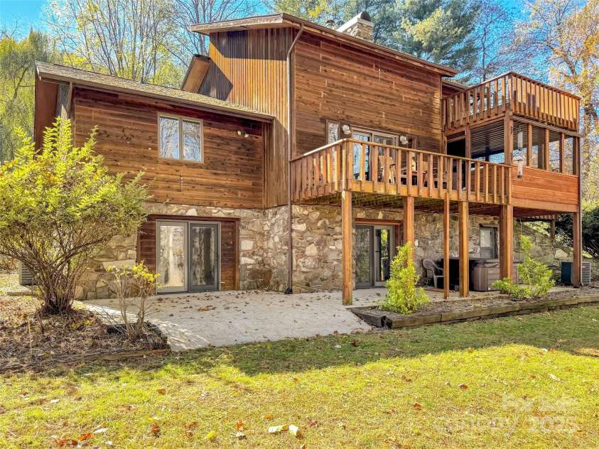 390 Echo Drive, Waynesville, NC 28786.  MLS# CAR4319138, YatesRealty ID 3145. 