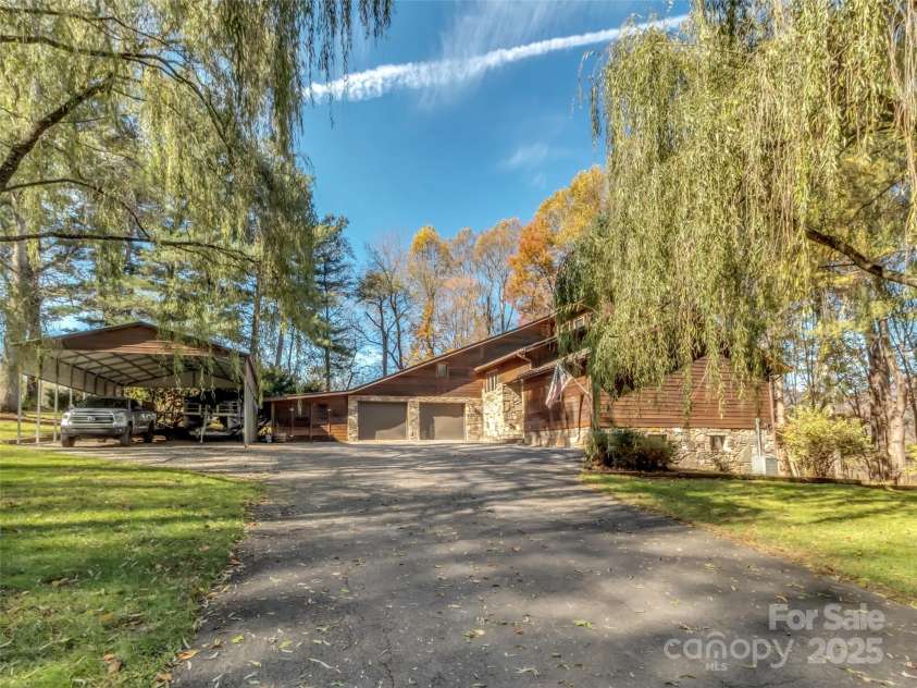 390 Echo Drive, Waynesville, NC 28786.  MLS# CAR4319138, YatesRealty ID 3145. 