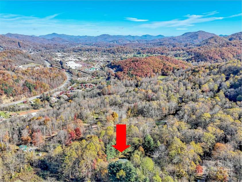 390 Echo Drive, Waynesville, NC 28786.  MLS# CAR4319138, YatesRealty ID 3145. 