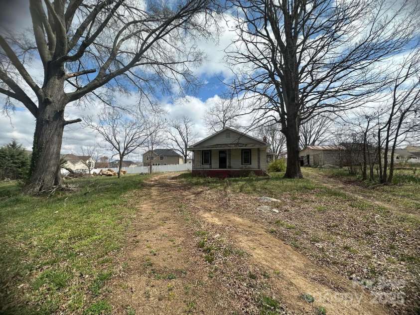 4349 Roberta Road, Concord, NC 28027.  MLS# CAR4308111, YatesRealty ID 3145. 