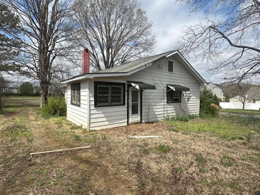 4349 Roberta Road, Concord, NC 28027.  MLS# CAR4308111, YatesRealty ID 3145. 