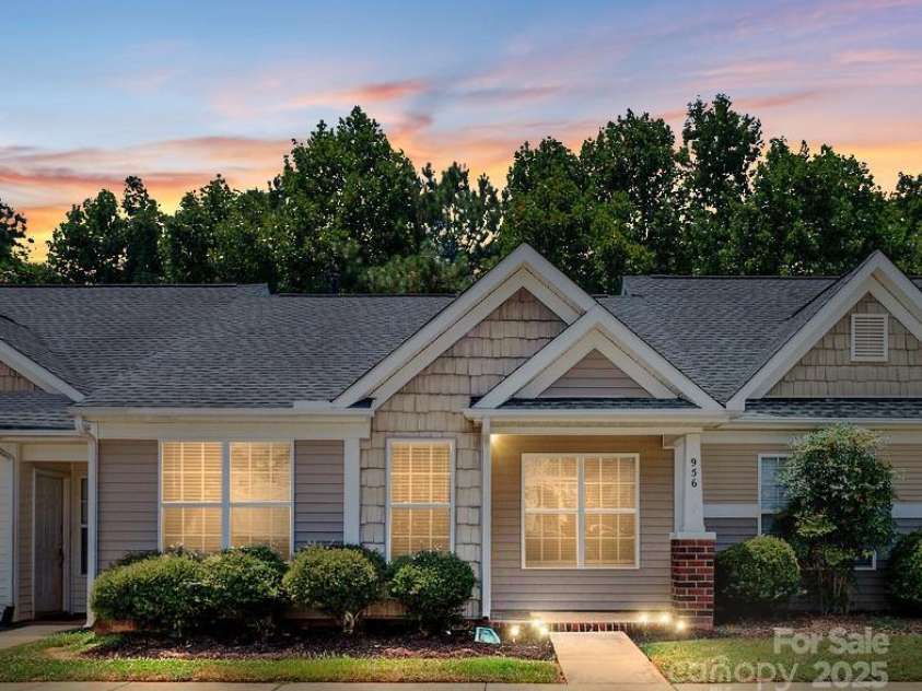 956 Olde Towne Way, Rock Hill, SC 29732.  MLS# CAR4284943, YatesRealty ID 31451. Welcome home!(virtual dusk image)