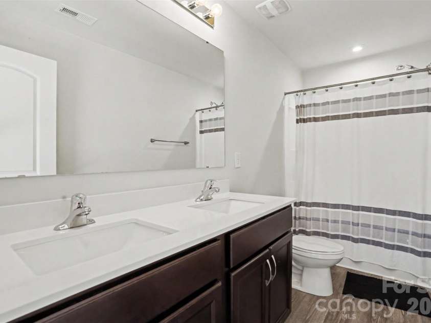 1121 Broad Street, Gastonia, NC 28054.  MLS# CAR4394098, YatesRealty ID 31452. 