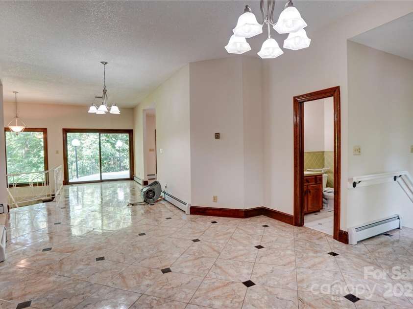 695 Knollcrest Drive, Concord, NC 28025.  MLS# CAR4266526, YatesRealty ID 31452. 