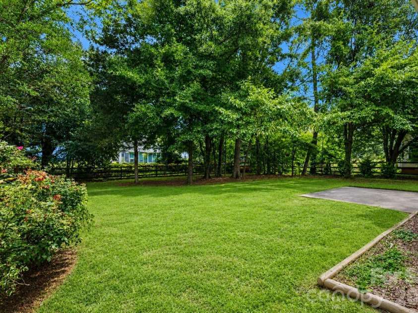 11327 Ridge Oak Drive, Charlotte, NC 28273.  MLS# CAR4394175, YatesRealty ID 31453. 