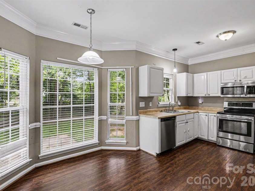 11327 Ridge Oak Drive, Charlotte, NC 28273.  MLS# CAR4394175, YatesRealty ID 31453. 