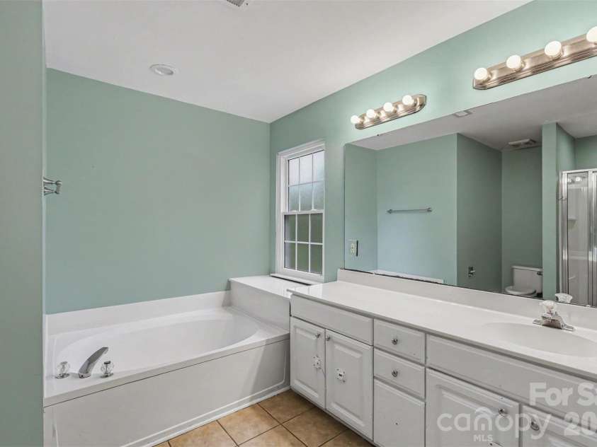 11327 Ridge Oak Drive, Charlotte, NC 28273.  MLS# CAR4394175, YatesRealty ID 31453. 