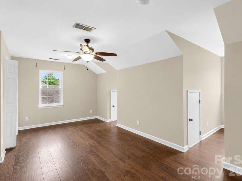 11327 Ridge Oak Drive, Charlotte, NC 28273.  MLS# CAR4394175, YatesRealty ID 31453. 