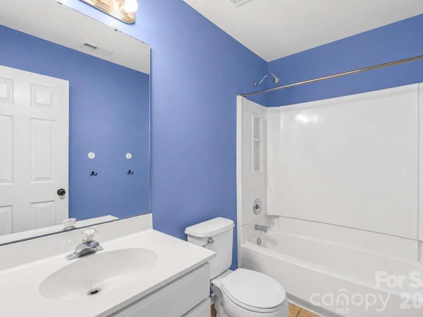 11327 Ridge Oak Drive, Charlotte, NC 28273.  MLS# CAR4394175, YatesRealty ID 31453. 