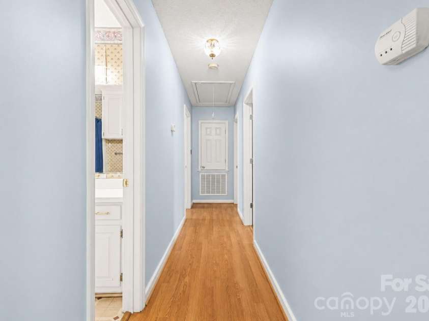 11327 Ridge Oak Drive, Charlotte, NC 28273.  MLS# CAR4394175, YatesRealty ID 31453. 