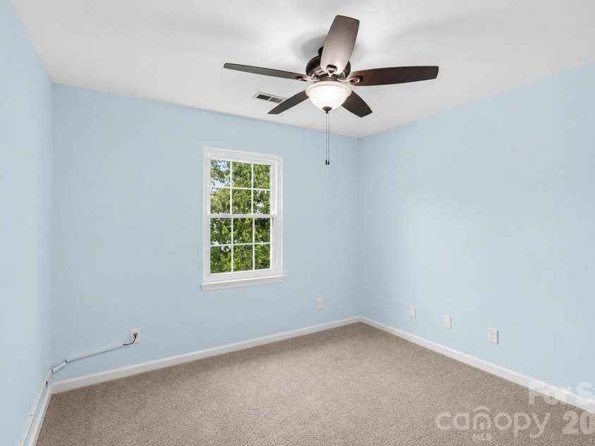 11327 Ridge Oak Drive, Charlotte, NC 28273.  MLS# CAR4394175, YatesRealty ID 31453. 