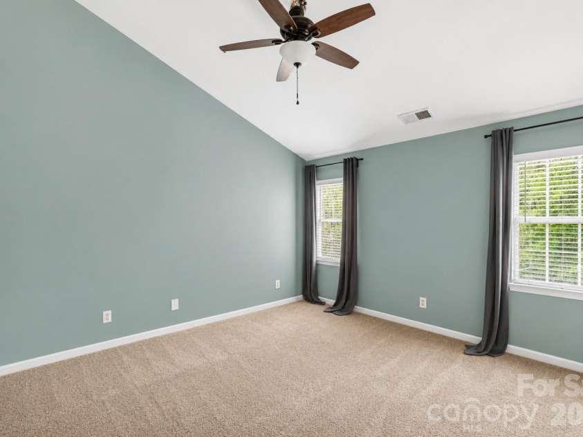 11327 Ridge Oak Drive, Charlotte, NC 28273.  MLS# CAR4394175, YatesRealty ID 31453. 