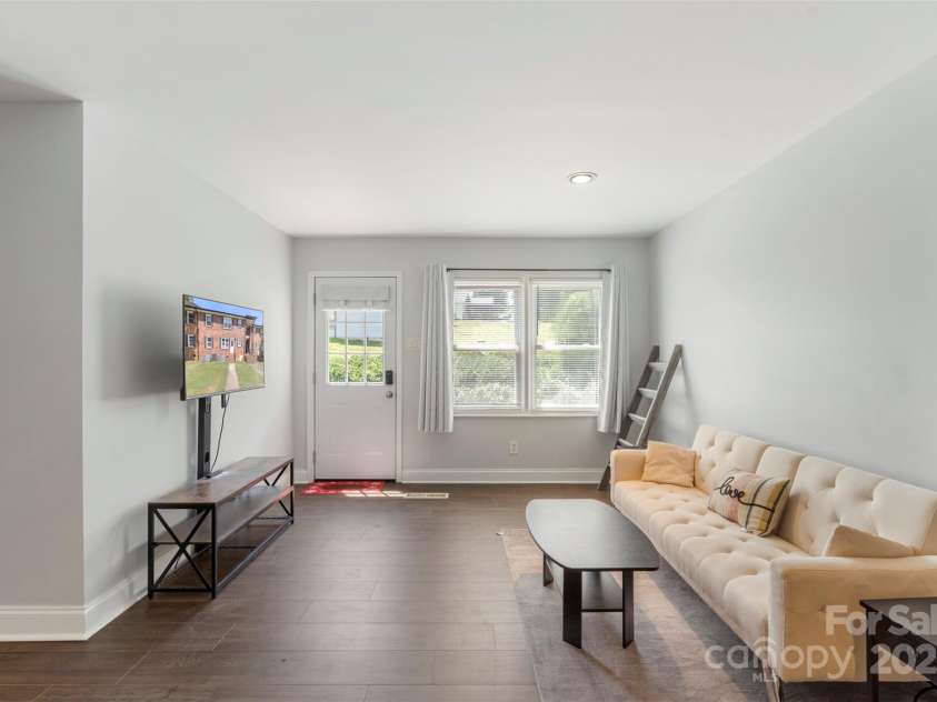 718 Maple Avenue, Gastonia, NC 28054.  MLS# CAR4278763, YatesRealty ID 31453. 