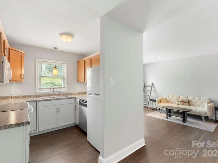 718 Maple Avenue, Gastonia, NC 28054.  MLS# CAR4278763, YatesRealty ID 31453. 