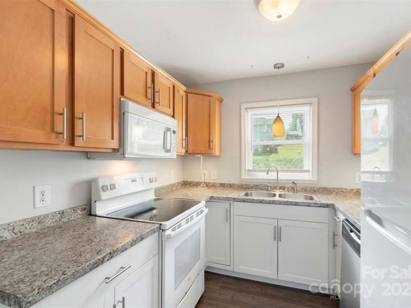 718 Maple Avenue, Gastonia, NC 28054.  MLS# CAR4278763, YatesRealty ID 31453. 