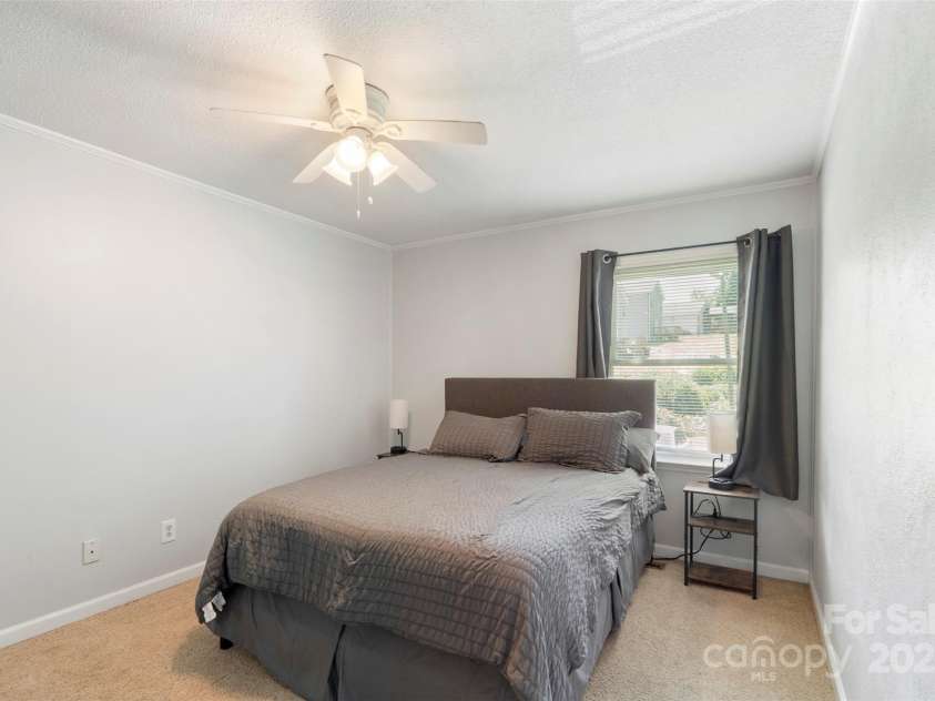 718 Maple Avenue, Gastonia, NC 28054.  MLS# CAR4278763, YatesRealty ID 31453. 