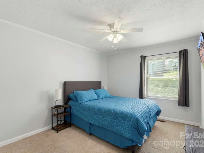 718 Maple Avenue, Gastonia, NC 28054.  MLS# CAR4278763, YatesRealty ID 31453. 