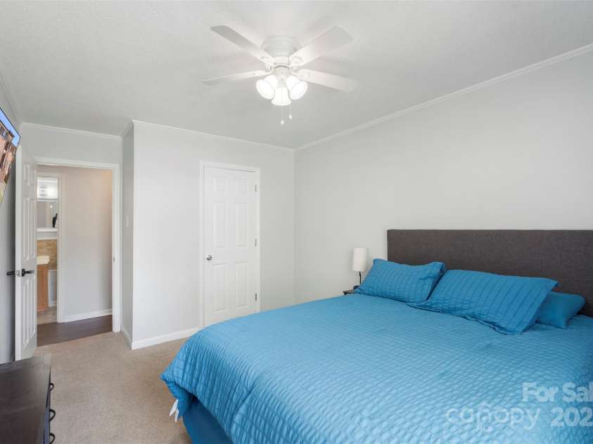 718 Maple Avenue, Gastonia, NC 28054.  MLS# CAR4278763, YatesRealty ID 31453. 