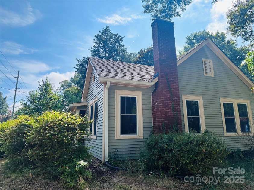63 Brookwood Avenue, Concord, NC 28025.  MLS# CAR4287086, YatesRealty ID 31454. 