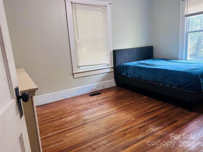 63 Brookwood Avenue, Concord, NC 28025.  MLS# CAR4287086, YatesRealty ID 31454. 