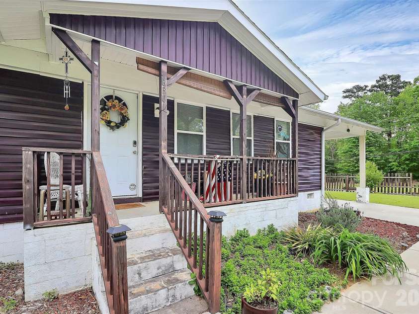 8301 Washington Boulevard, Charlotte, NC 28262.  MLS# CAR4390154, YatesRealty ID 31454. 
