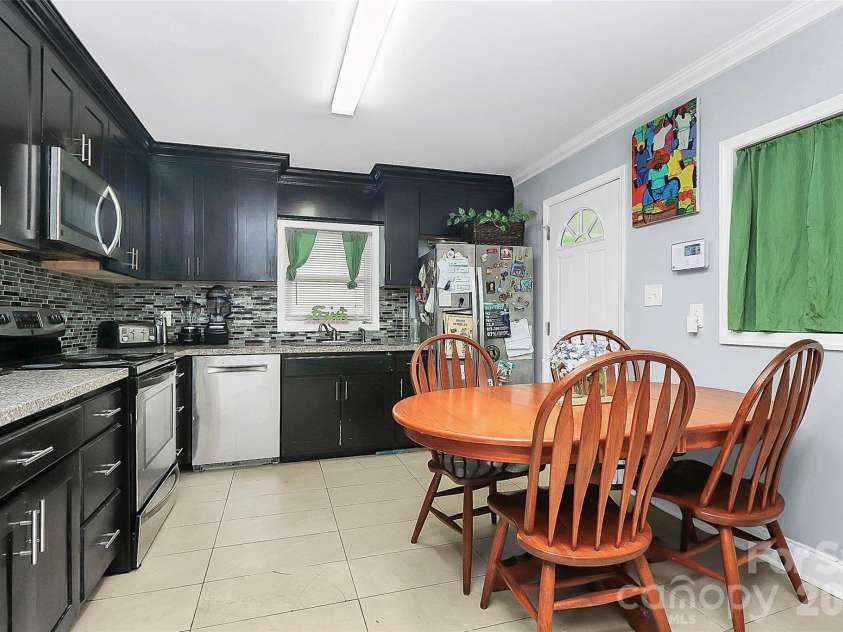 8301 Washington Boulevard, Charlotte, NC 28262.  MLS# CAR4390154, YatesRealty ID 31454. 