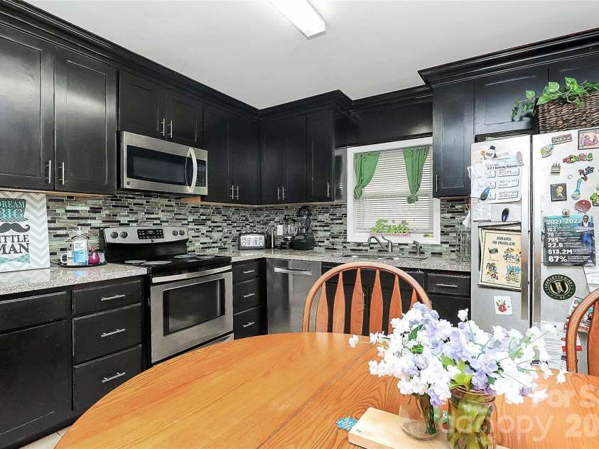 8301 Washington Boulevard, Charlotte, NC 28262.  MLS# CAR4390154, YatesRealty ID 31454. 