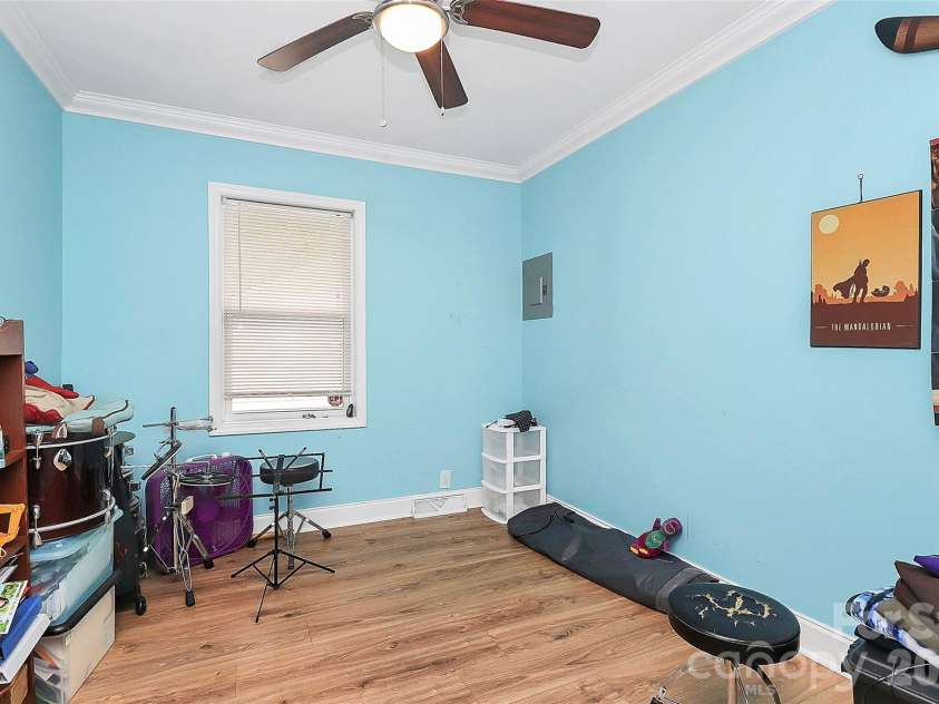 8301 Washington Boulevard, Charlotte, NC 28262.  MLS# CAR4390154, YatesRealty ID 31454. 
