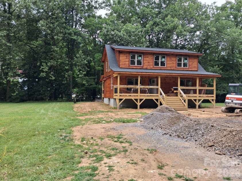 81 Breezy Creek Lane, Maggie Valley, NC 28751.  MLS# CAR4391746, YatesRealty ID 31455. 