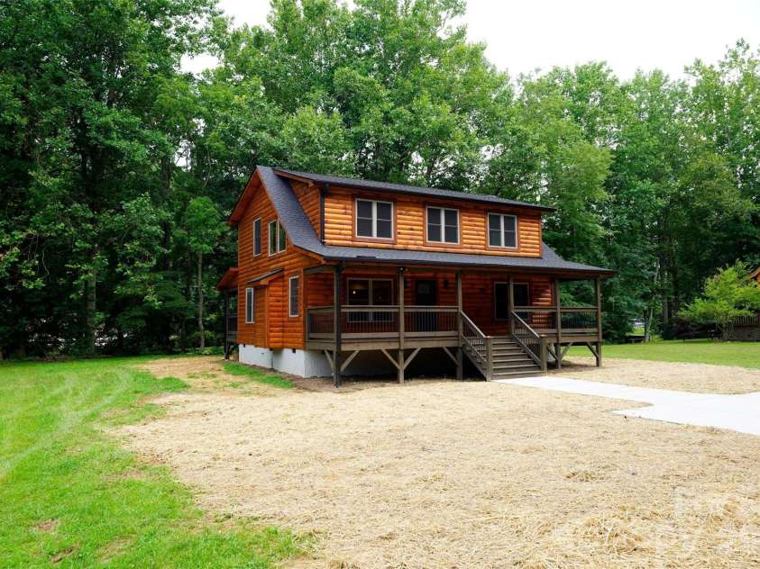 81 Breezy Creek Lane, Maggie Valley, NC 28751.  MLS# CAR4391746, YatesRealty ID 31455. 