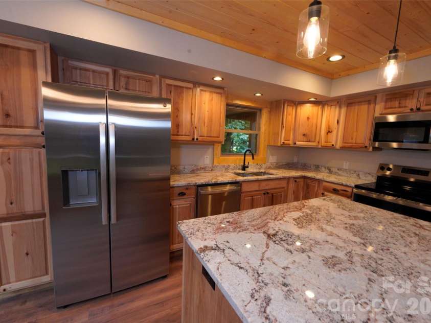 81 Breezy Creek Lane, Maggie Valley, NC 28751.  MLS# CAR4391746, YatesRealty ID 31455. 