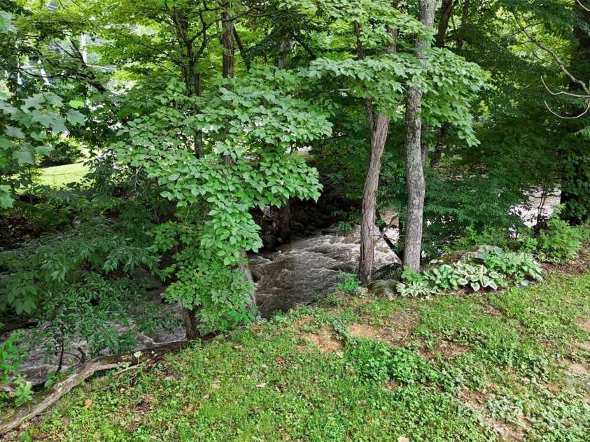 81 Breezy Creek Lane, Maggie Valley, NC 28751.  MLS# CAR4391746, YatesRealty ID 31455. 