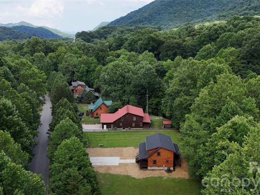 81 Breezy Creek Lane, Maggie Valley, NC 28751.  MLS# CAR4391746, YatesRealty ID 31455. 