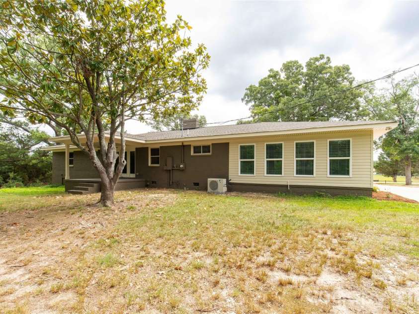 1297 Potter Road, Lancaster, SC 29720.  MLS# CAR4391936, YatesRealty ID 31456. 