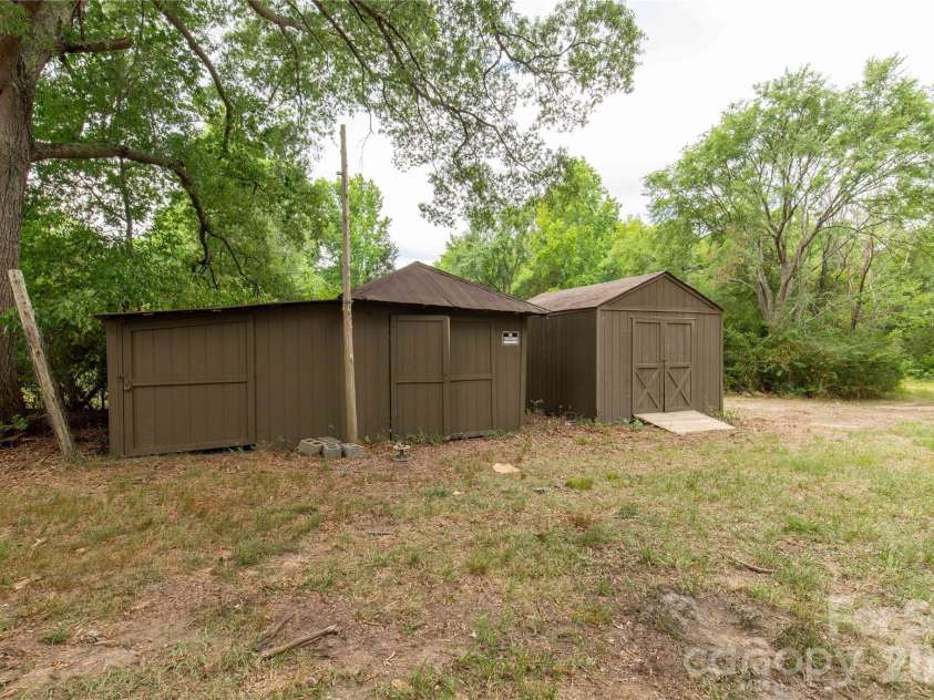 1297 Potter Road, Lancaster, SC 29720.  MLS# CAR4391936, YatesRealty ID 31456. 