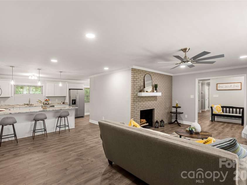 1297 Potter Road, Lancaster, SC 29720.  MLS# CAR4391936, YatesRealty ID 31456. Living/Kitchen