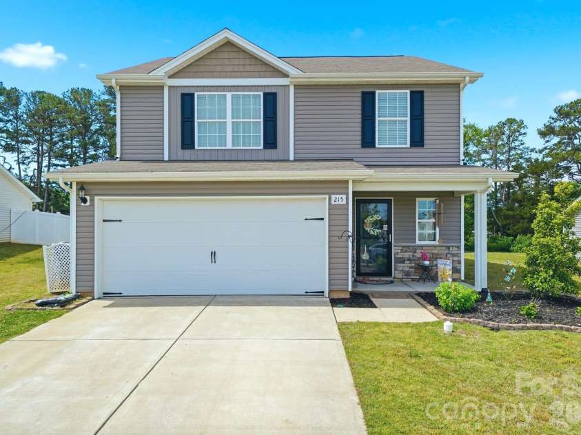 215 Belcaro Drive, Kings Mountain, NC 28086.  MLS# CAR4379600, YatesRealty ID 31457. 