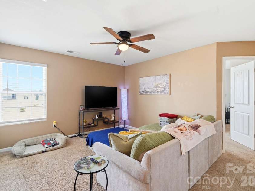 215 Belcaro Drive, Kings Mountain, NC 28086.  MLS# CAR4379600, YatesRealty ID 31457. 