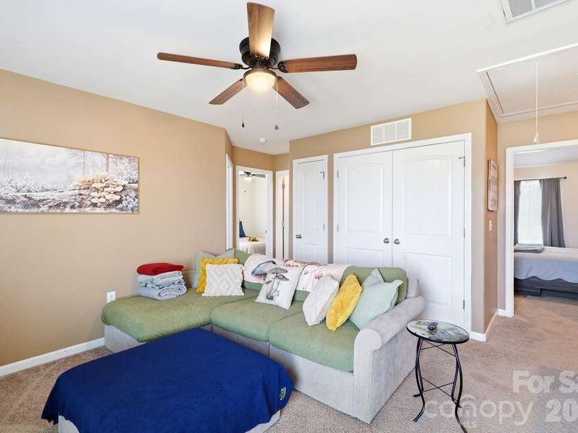 215 Belcaro Drive, Kings Mountain, NC 28086.  MLS# CAR4379600, YatesRealty ID 31457. 