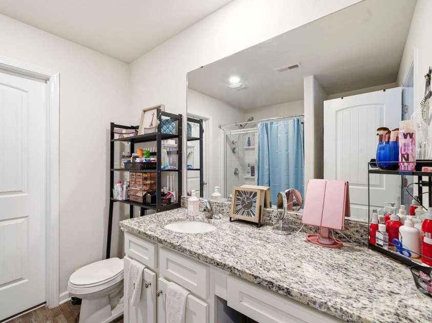 215 Belcaro Drive, Kings Mountain, NC 28086.  MLS# CAR4379600, YatesRealty ID 31457. 