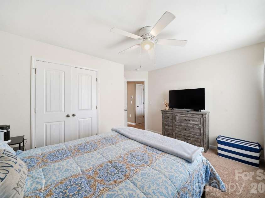 215 Belcaro Drive, Kings Mountain, NC 28086.  MLS# CAR4379600, YatesRealty ID 31457. 