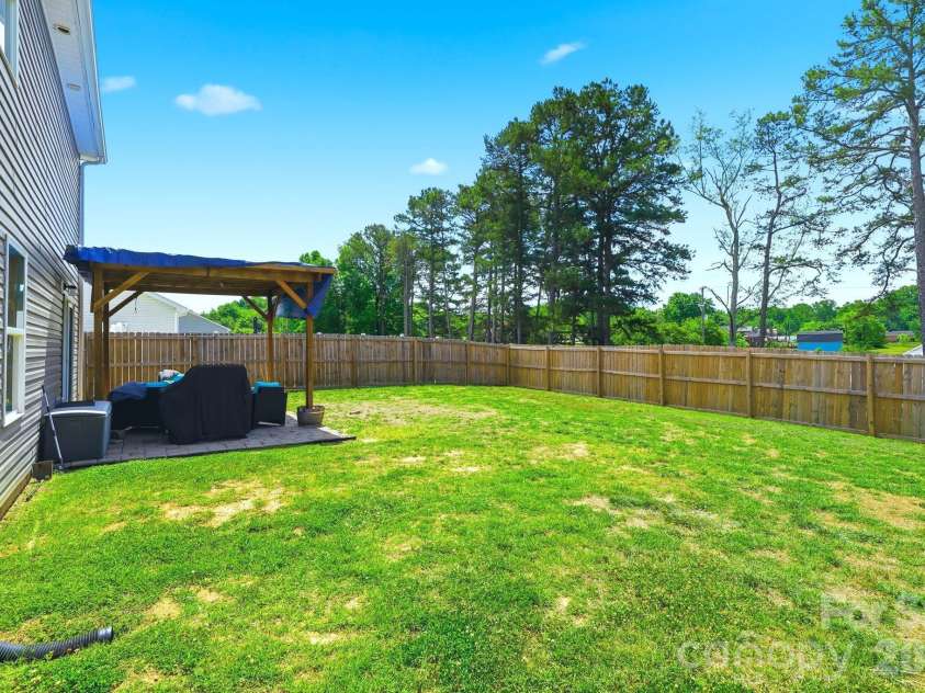 215 Belcaro Drive, Kings Mountain, NC 28086.  MLS# CAR4379600, YatesRealty ID 31457. 