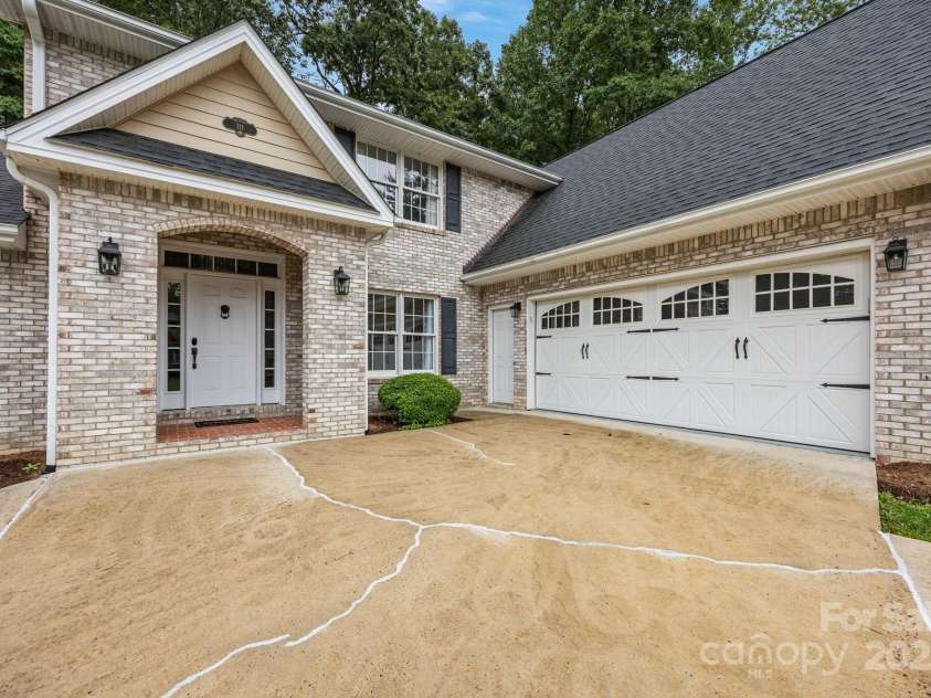 111 Nathan Court, Fletcher, NC 28732.  MLS# CAR4289901, YatesRealty ID 31458. 