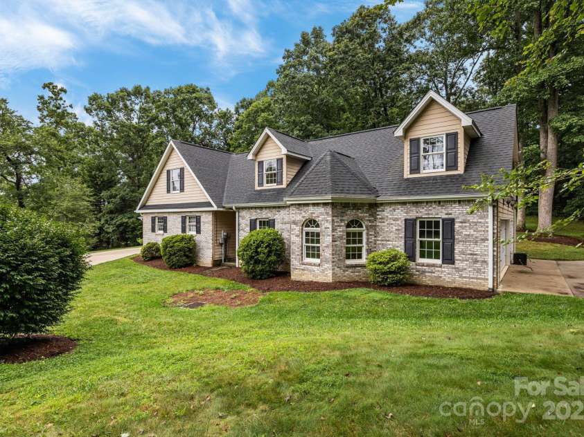 111 Nathan Court, Fletcher, NC 28732.  MLS# CAR4289901, YatesRealty ID 31458. 