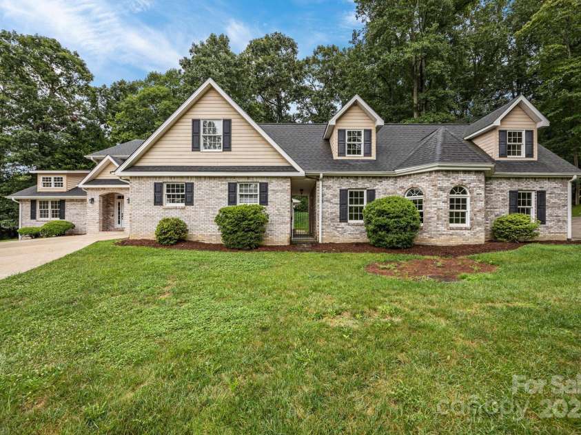 111 Nathan Court, Fletcher, NC 28732.  MLS# CAR4289901, YatesRealty ID 31458. 