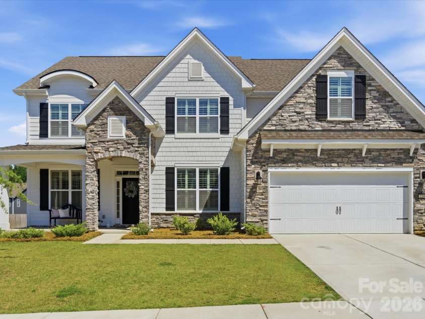 2204 Skybrook Oaks Drive, Huntersville, NC 28078.  MLS# CAR4386187, YatesRealty ID 31458. 